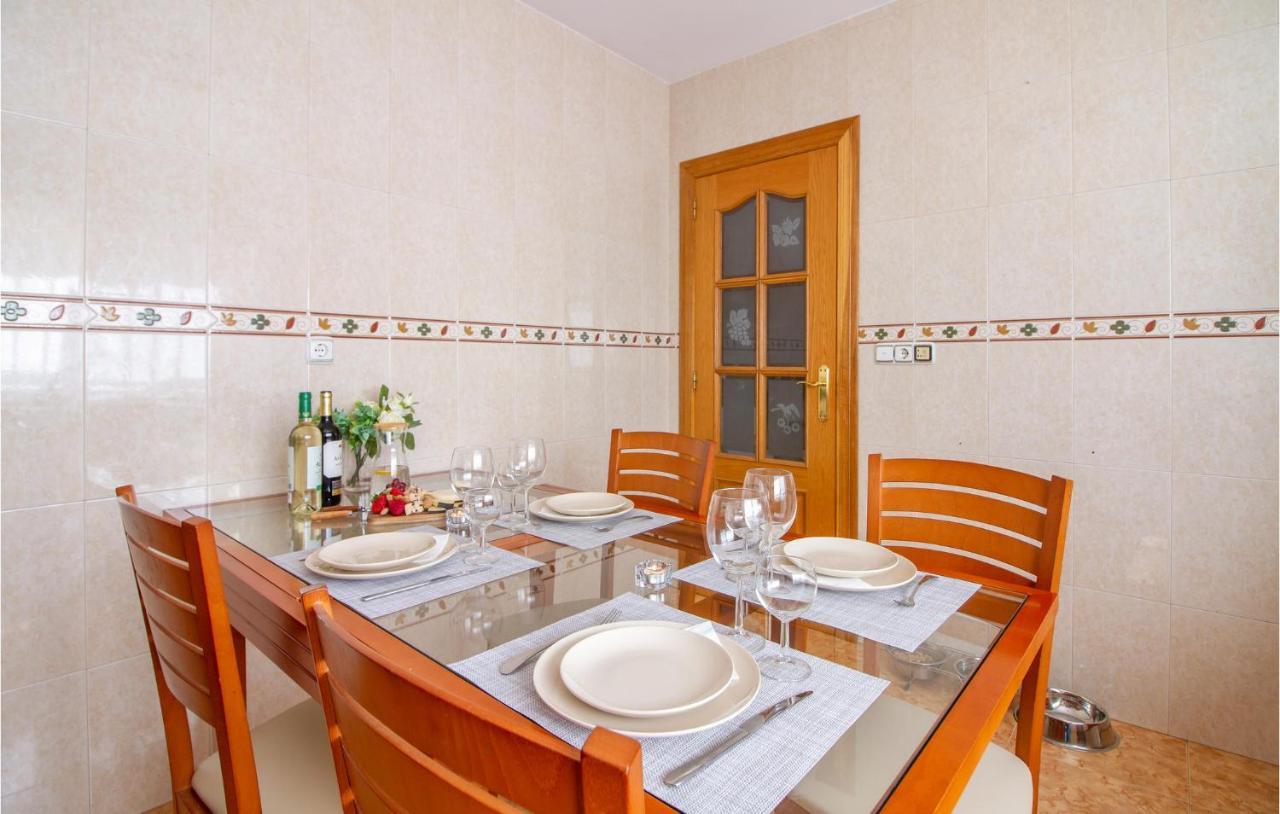 Cozy Apartment In Aguilas With Kitchen Екстер'єр фото