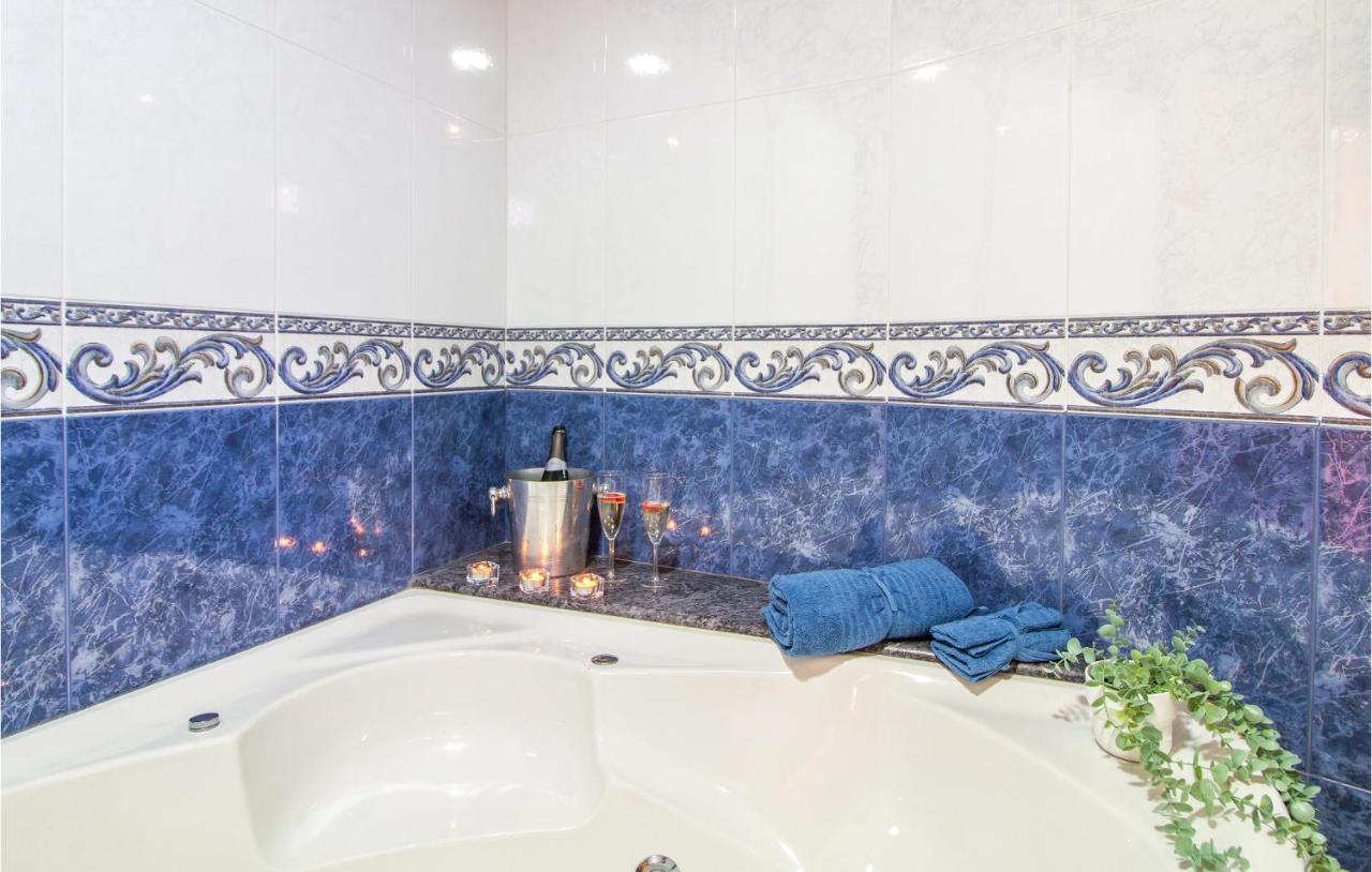 Cozy Apartment In Aguilas With Kitchen Екстер'єр фото