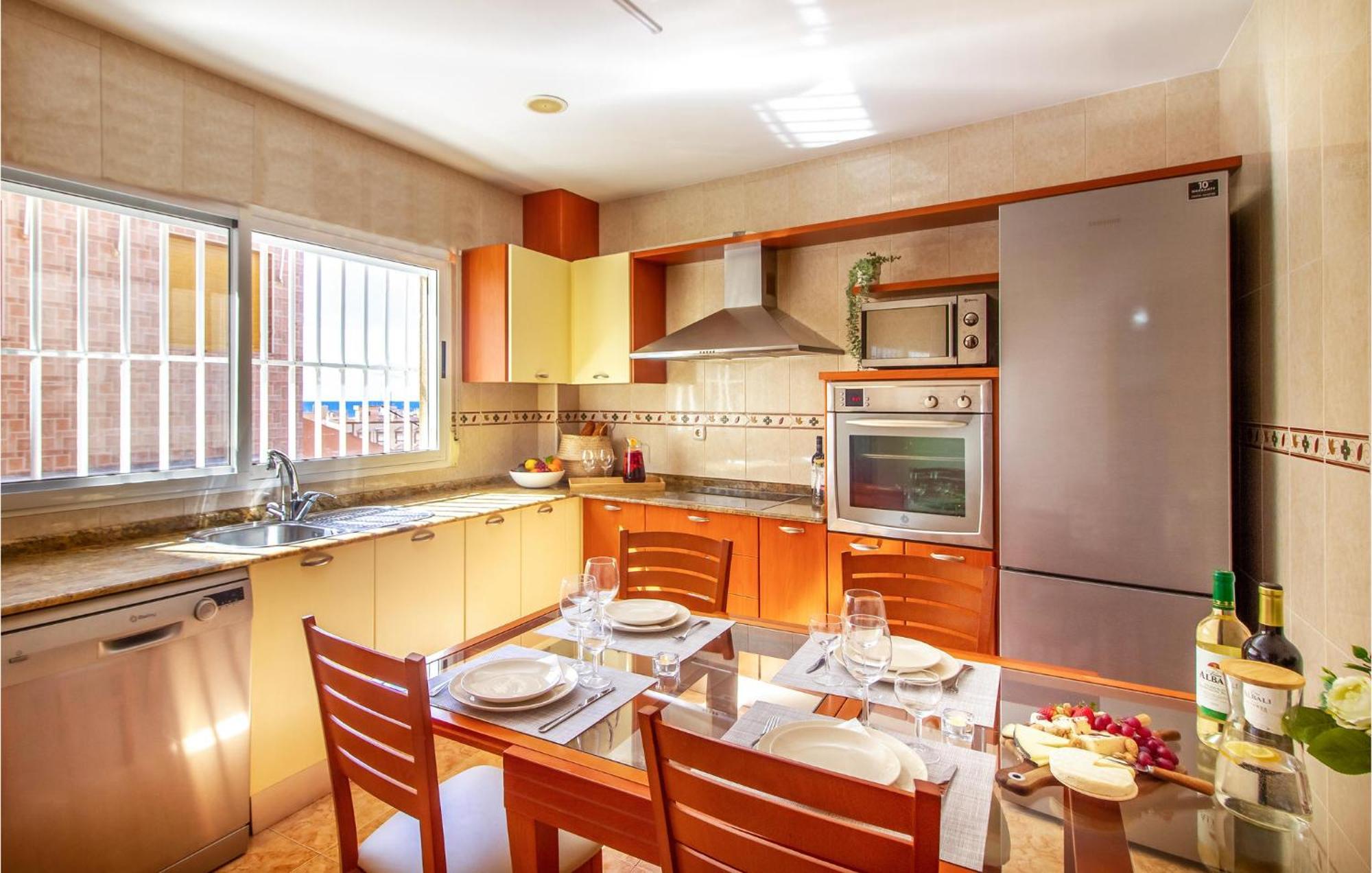 Cozy Apartment In Aguilas With Kitchen Екстер'єр фото